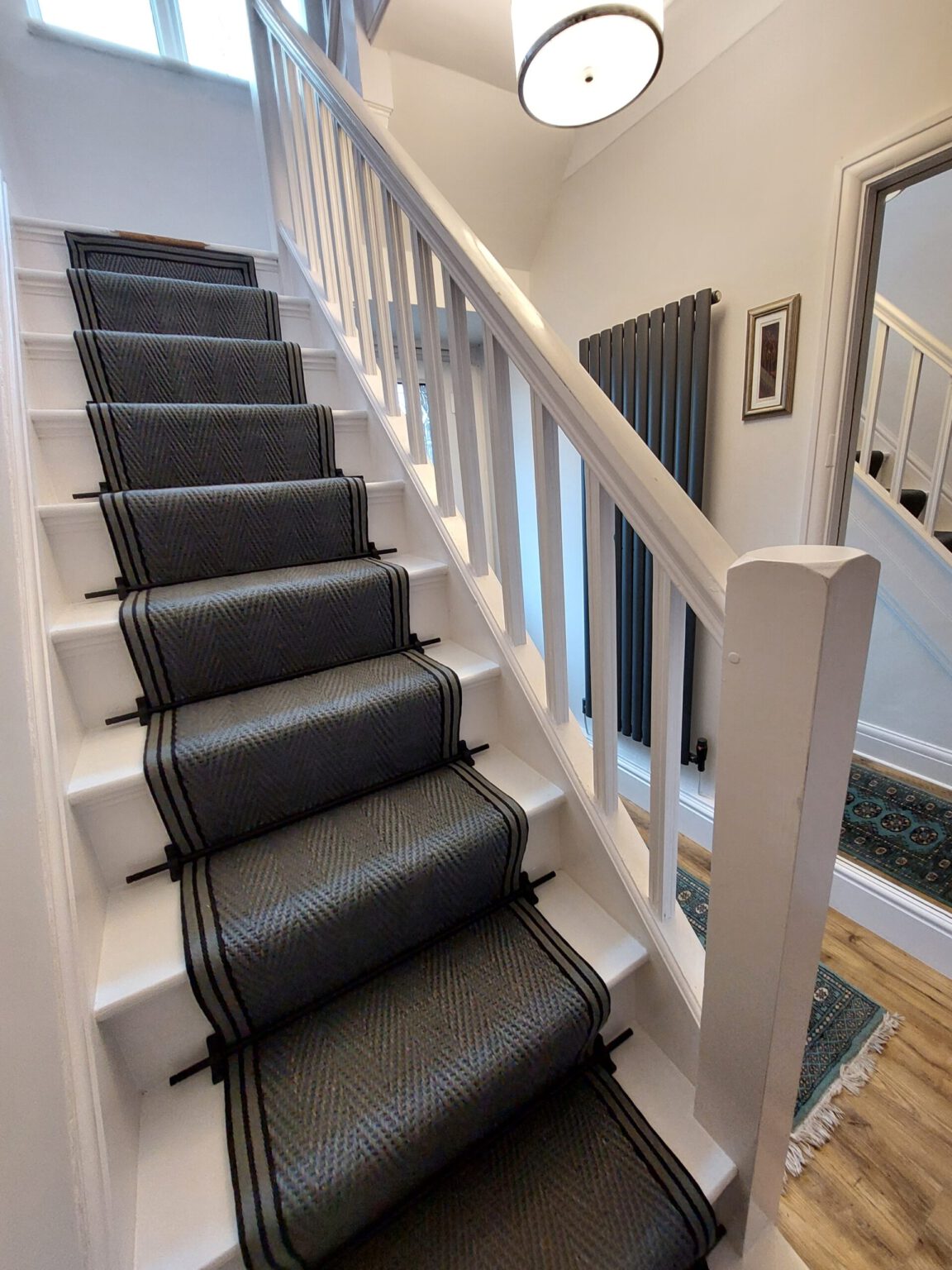 stairrunner-in-Herringbone-grey-striped-border